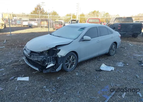 2017 Toyota Camry Le/Xle/Se/Xse z USA, uszkodzony, nr VIN 4T1BF1FK0HU674963